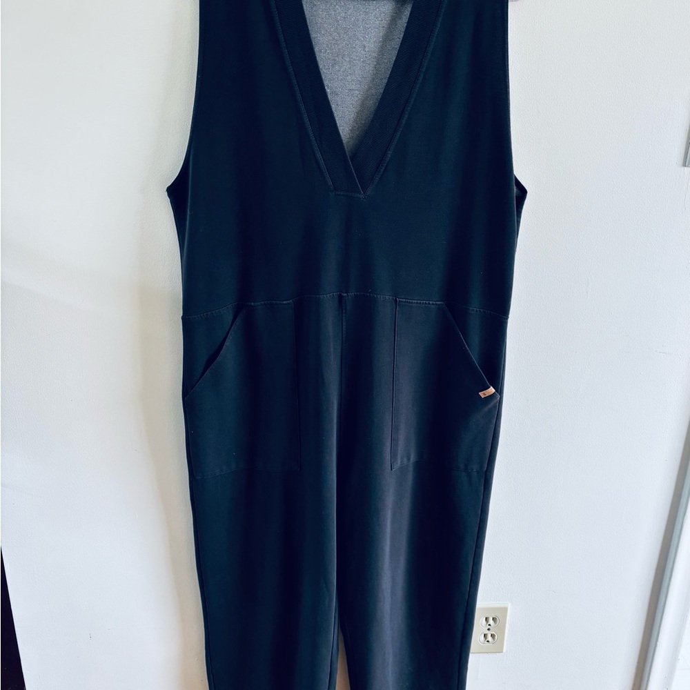 Tentree Black Sleeveless V-Neck Jumpsuit